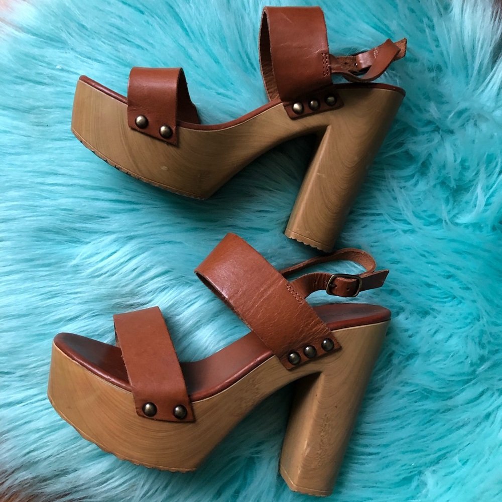 Leather strapy brown heels! US 7/ EUR 37.5